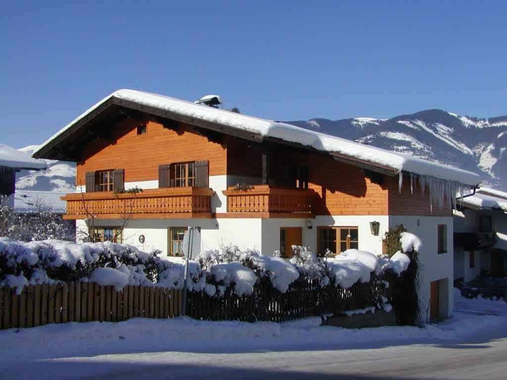 Catered-chalet-wintersport-Oostenrijk-Kaprun-Zell-am-See-chalet-Alpenstern-01-1024x768-1